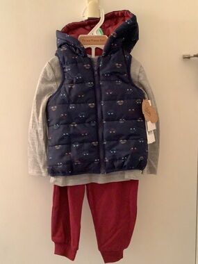 Navy Puffy Hooded Vest Set with Maroon Joggers NWT